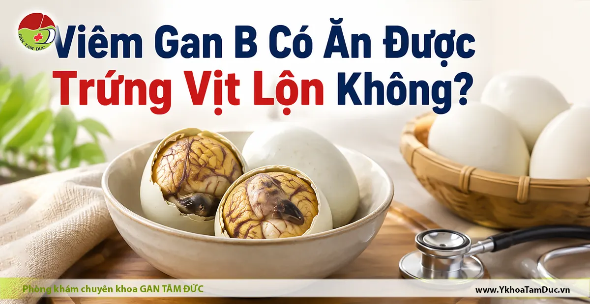 Viêm Gan B Ăn Trứng Vịt Lộn Được Không? 1 Hình minh họa câu hỏi "Viêm gan B có ăn được trứng vịt lộn không?" với hai quả trứng vịt lộn, trứng vịt nguyên vỏ và ống nghe y khoa.