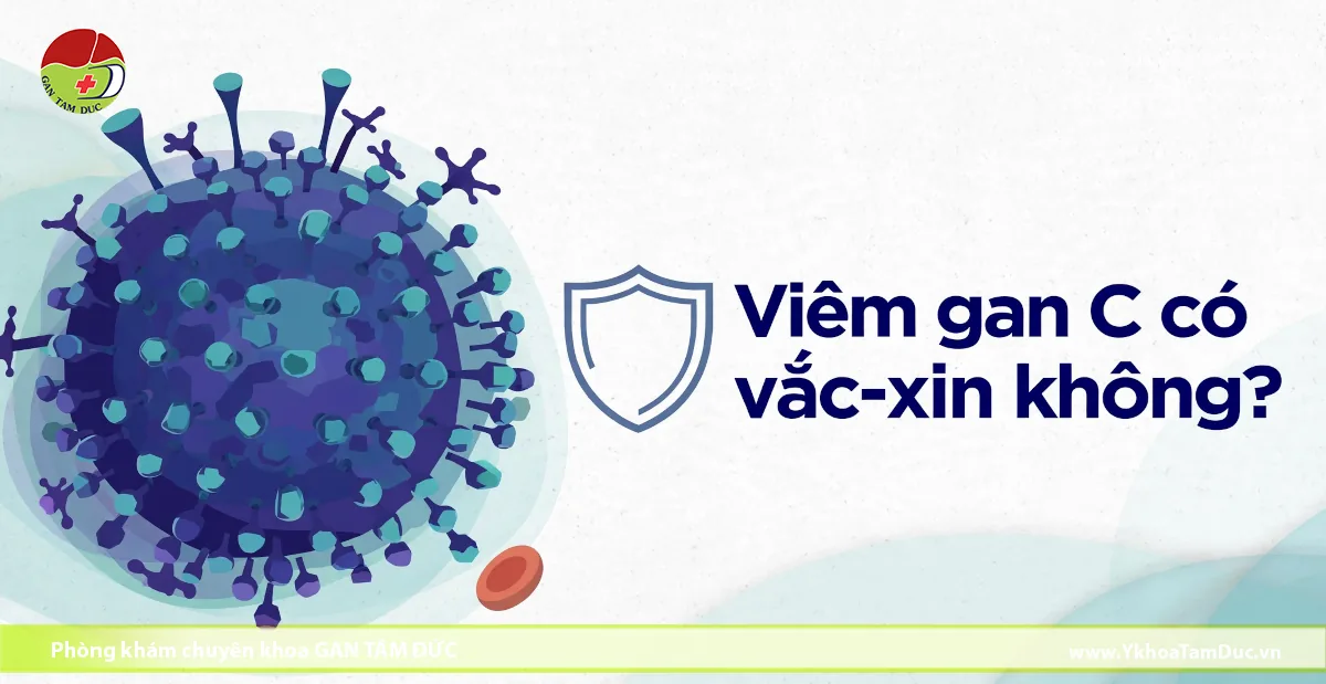 Viêm gan C có vaccine không? Cập nhật 2026 1 Mô hình đồ họa cấu trúc vi-rút viêm gan C màu xanh lam bên cạnh biểu tượng chiếc khiên bảo vệ và dòng chữ hỏi về vắc-xin phòng bệnh.